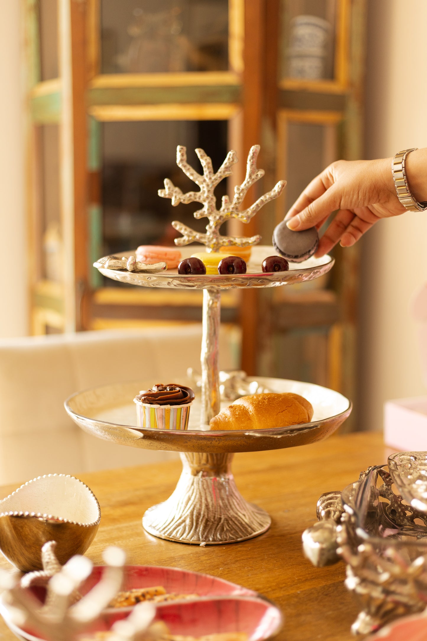 2 Tier stand / Charlie