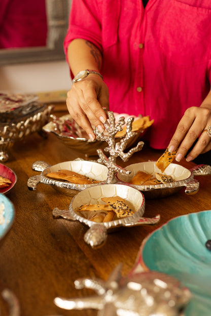 3 Section Turtle Condiment Server
